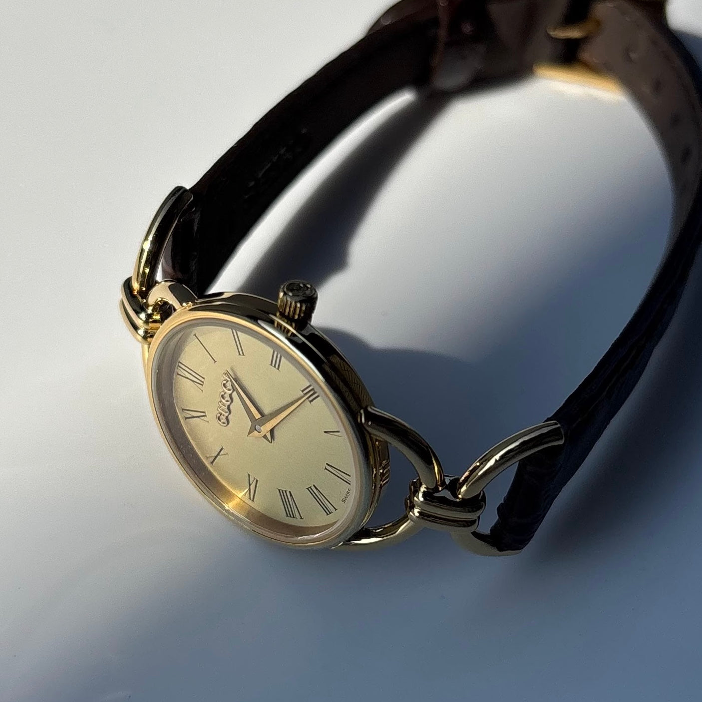 Gucci 1990s Gold Round Dial Horsebit Gold Plated Watch
