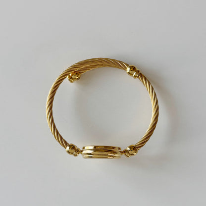 Gucci 1990s Seashell Dial Gold Plated Cable Bangle Watch