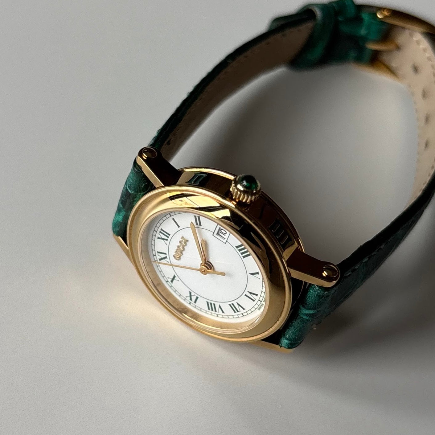 Gucci 1990s Date Round Dial Gold Plated Watch