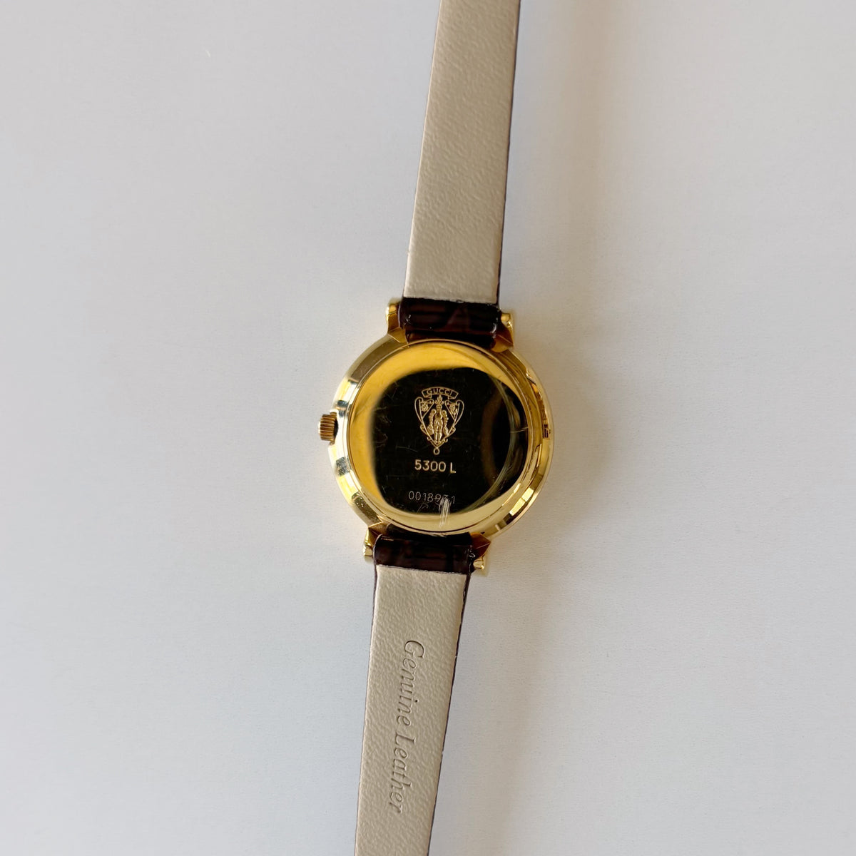 Gucci 1990s Seashell Round Dial Gold Plated Watch