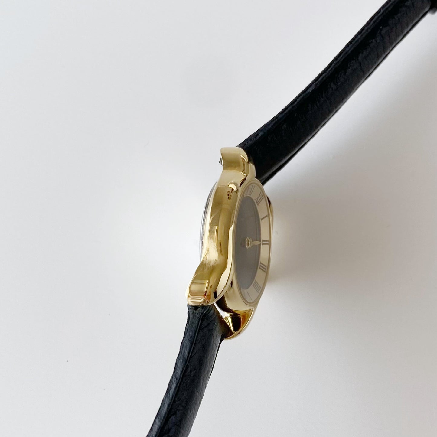 Gucci 1990s Black Dial Round Watch