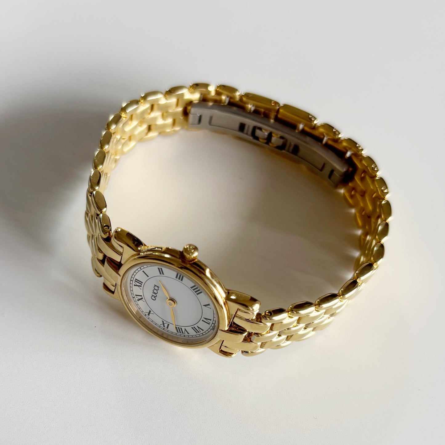 Gucci 1990s Round Dial Gold Plated Watch