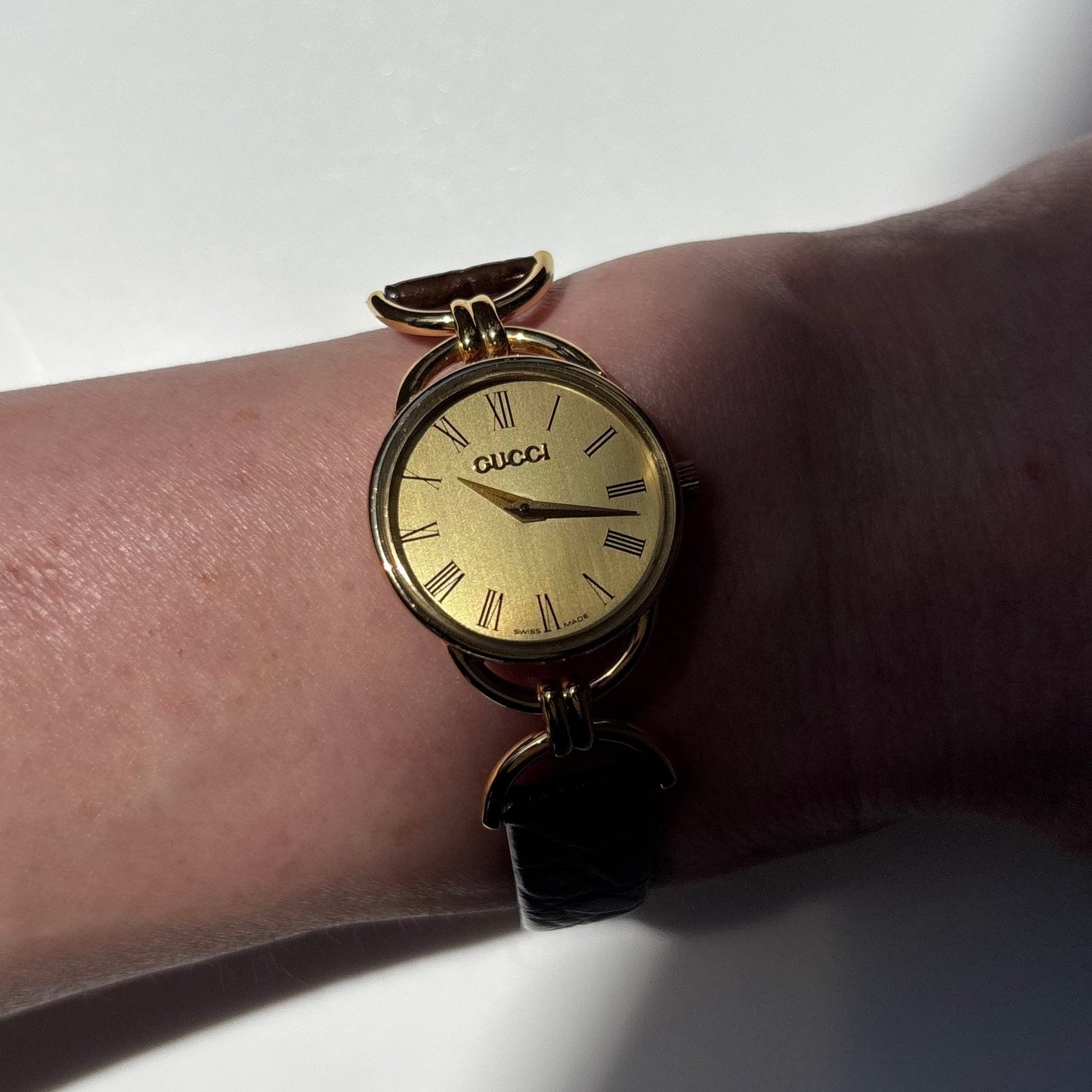 Gucci 1990s Gold Round Dial Horsebit Gold Plated Watch