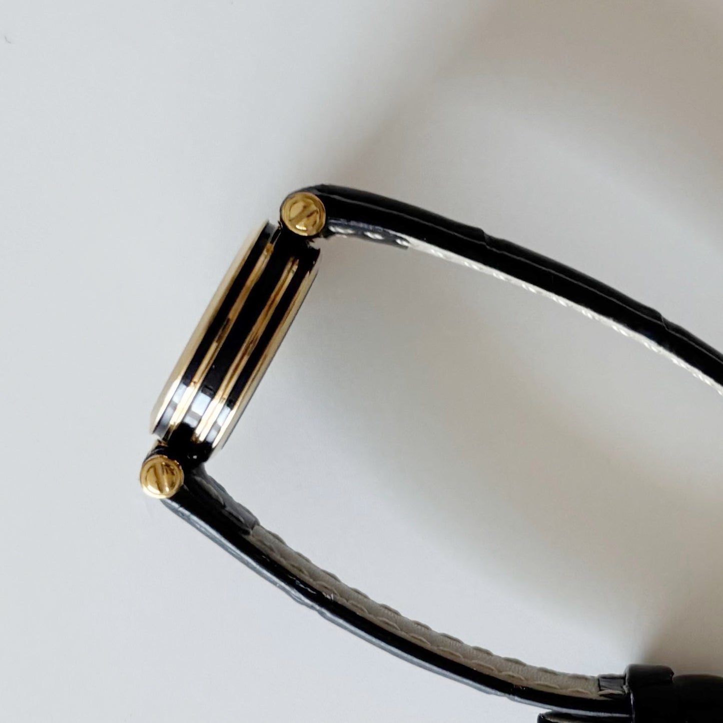 Gucci 1990s Round Dial Gold Plated Watch