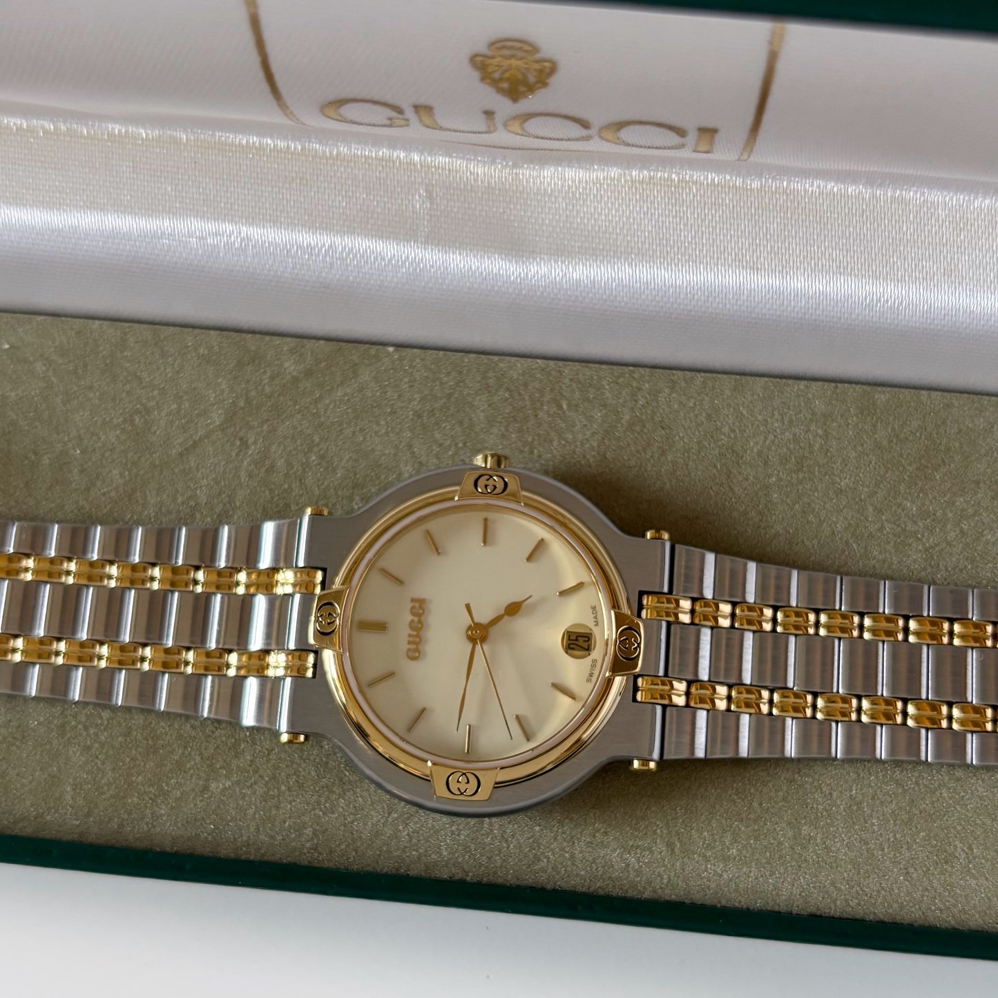 Gucci 1990s Date Round Cream Dial Two Tone Watch (Large)