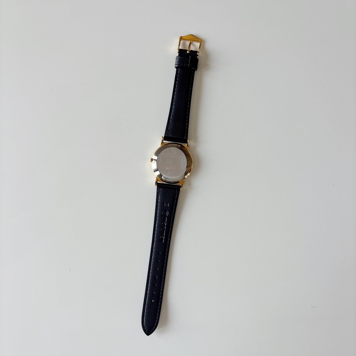 Celine 1990s Seashell Round Dial Gold Plated Watch (Large)