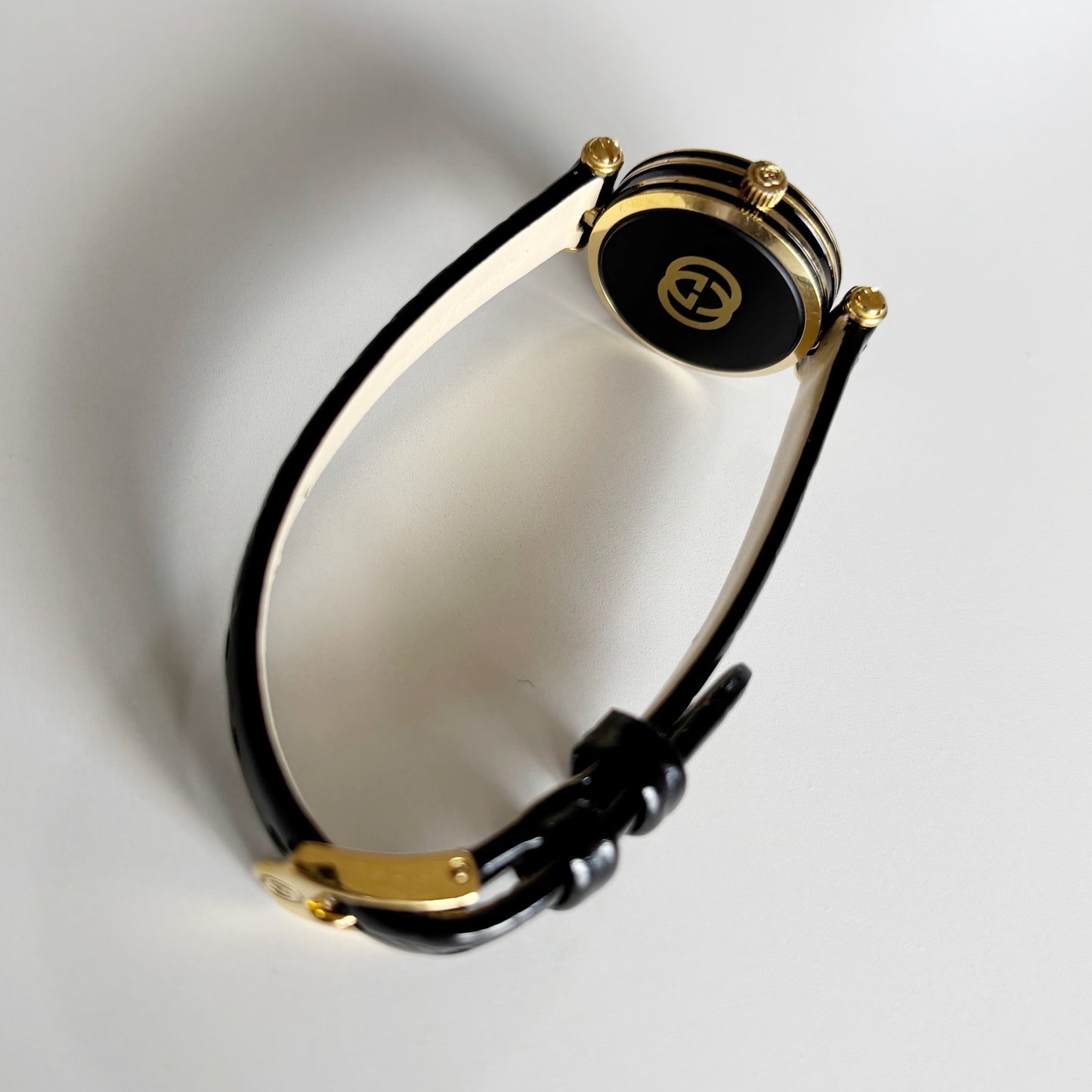 Gucci 1990s Sherry Round Dial Gold Plated Watch