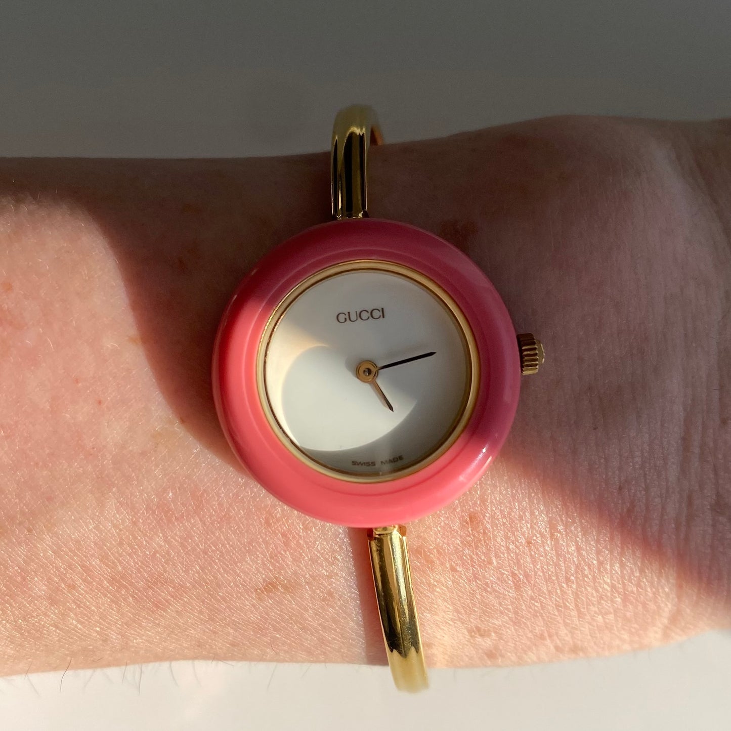 Gucci 1990s Interchangeable Bezel Gold Plated Bangle Watch with 12 bezels, case (Small)