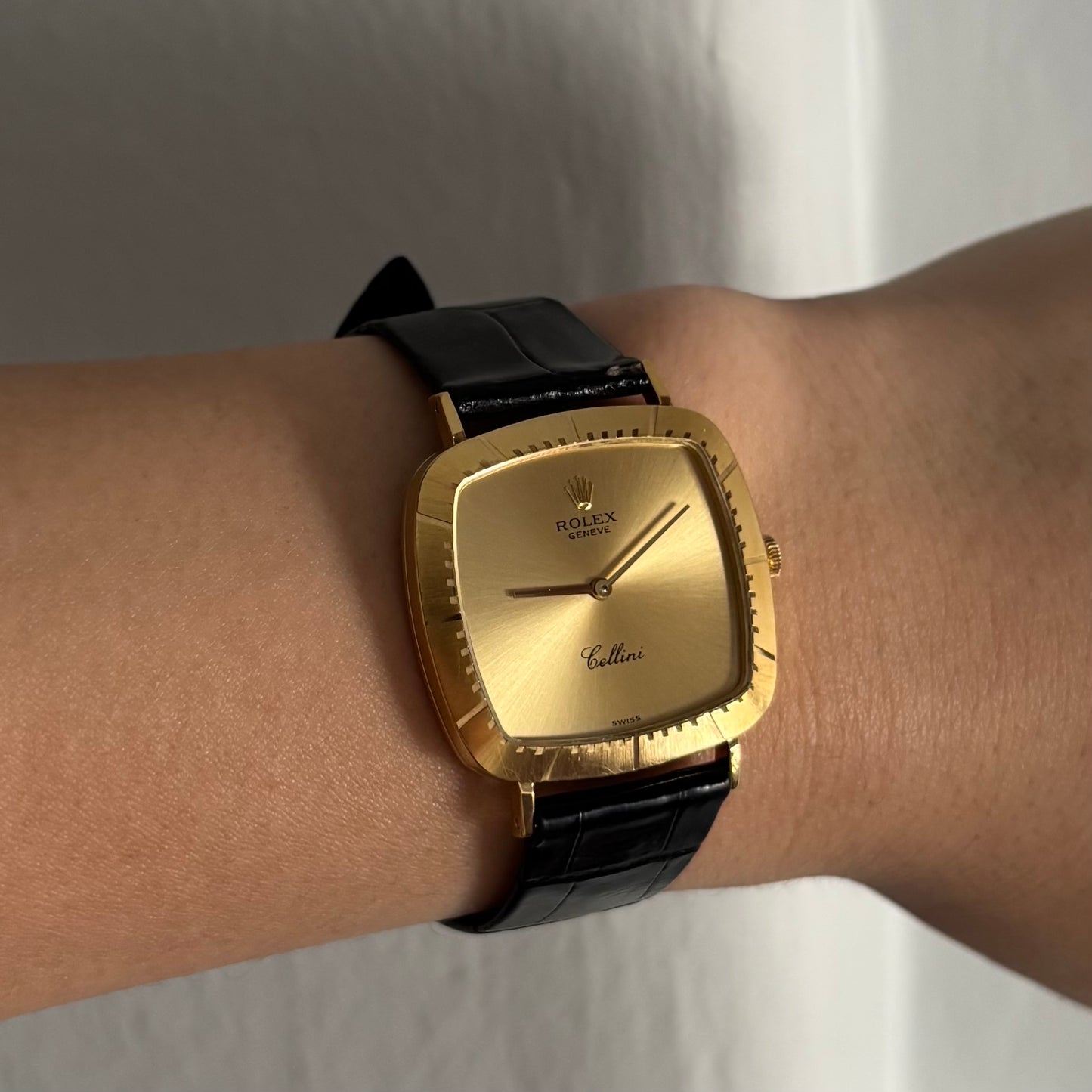 Rolex 1975 Cellini 18K Case Manual Wind Watch