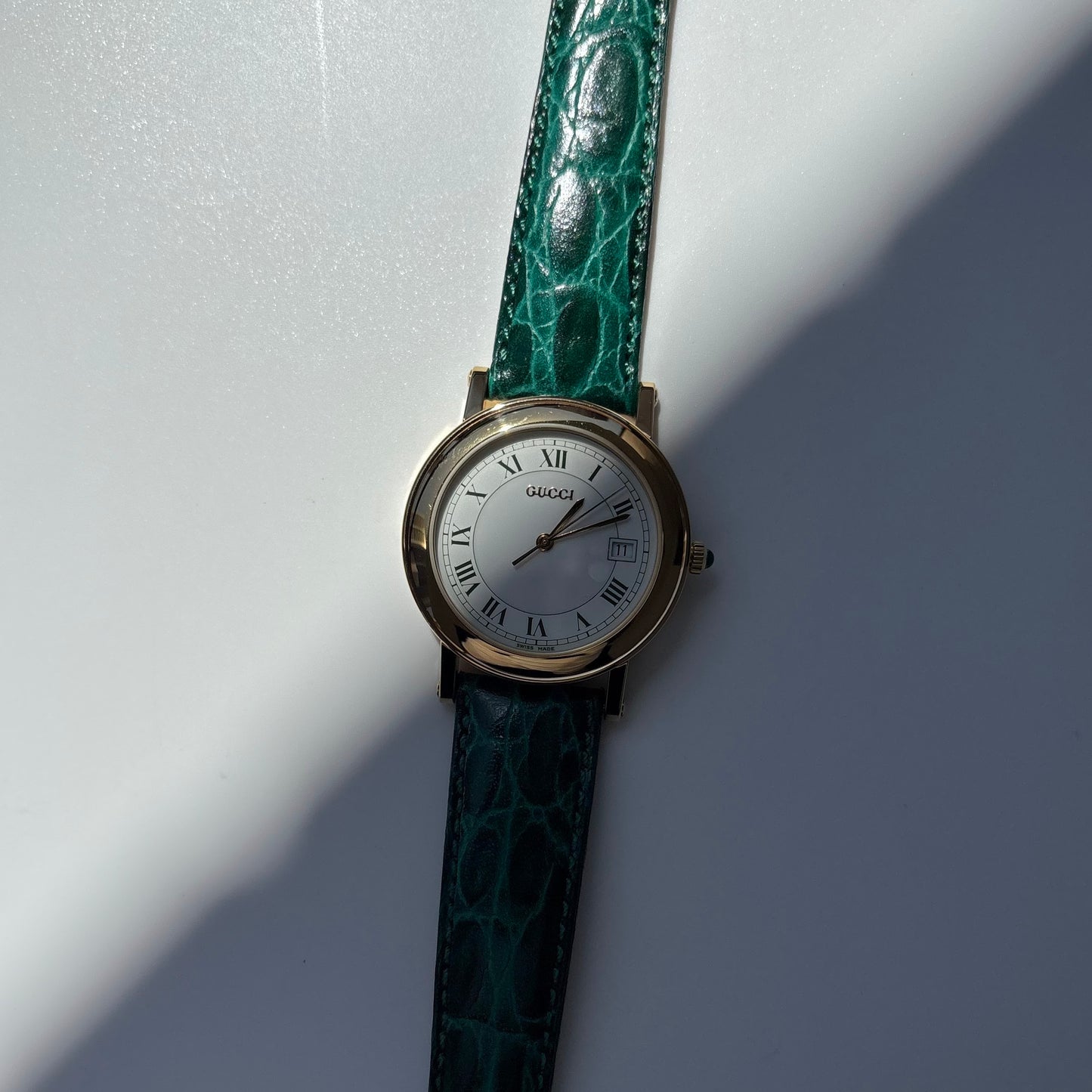 Gucci 1990s Date Round Dial Gold Plated Watch (Large)