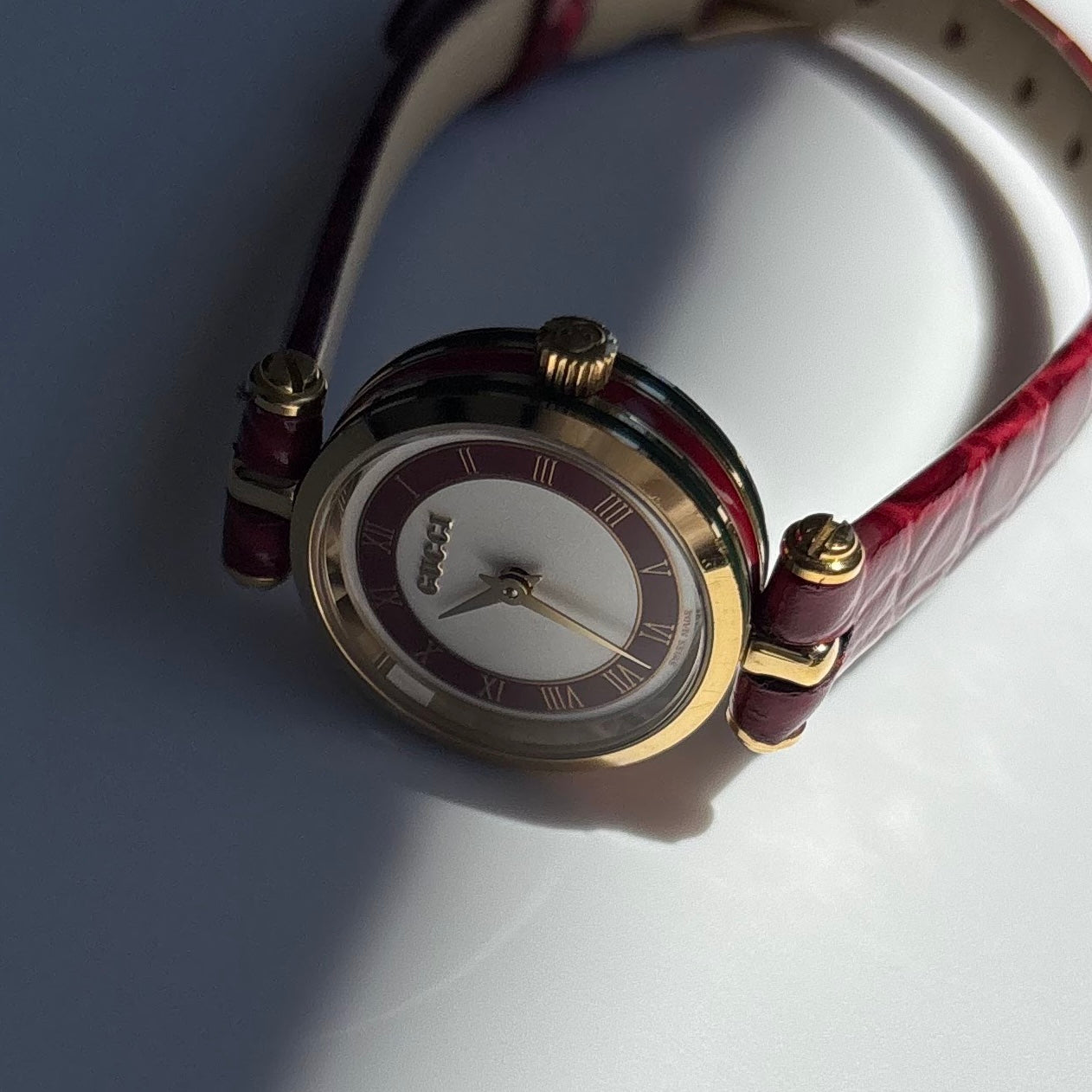 Gucci 1990s Round Dial Red Gold Plated Watch