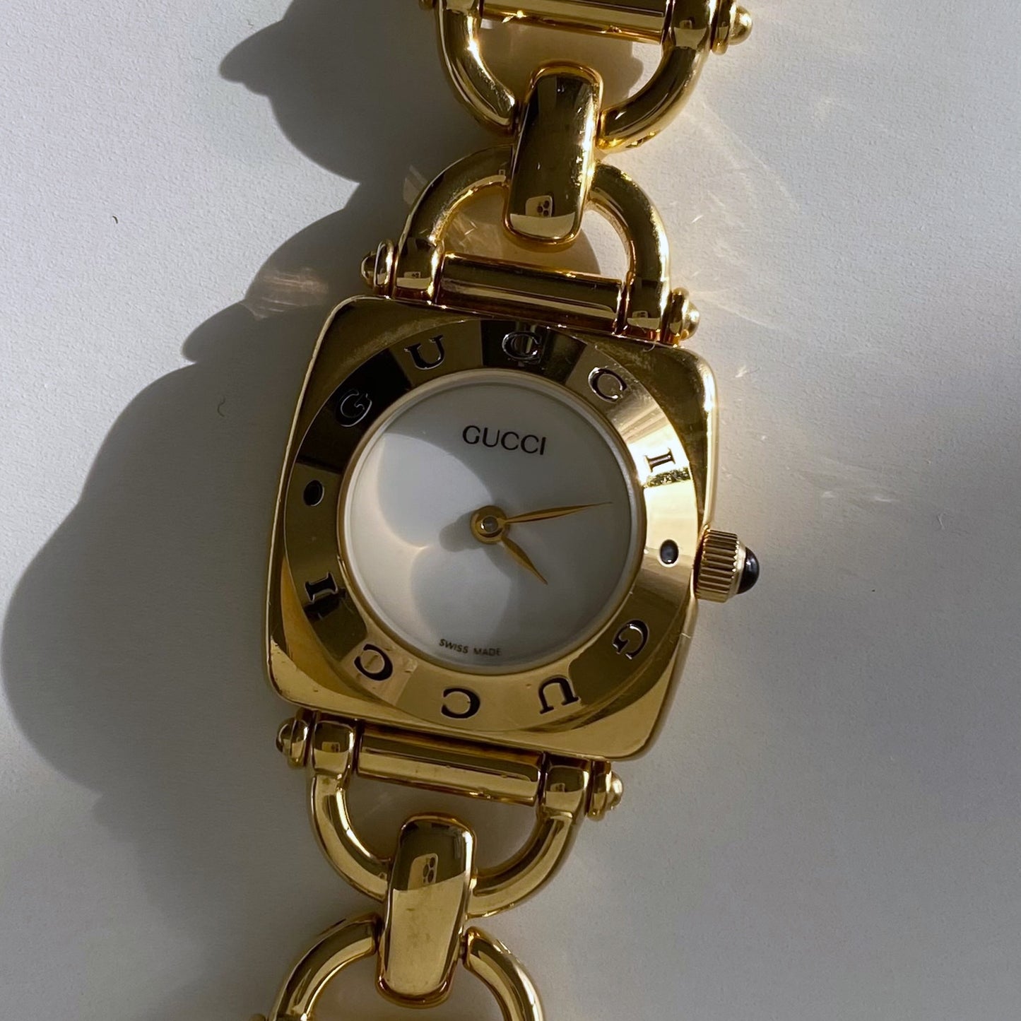 Gucci 1990s White Dial Gold Plated Round Watch