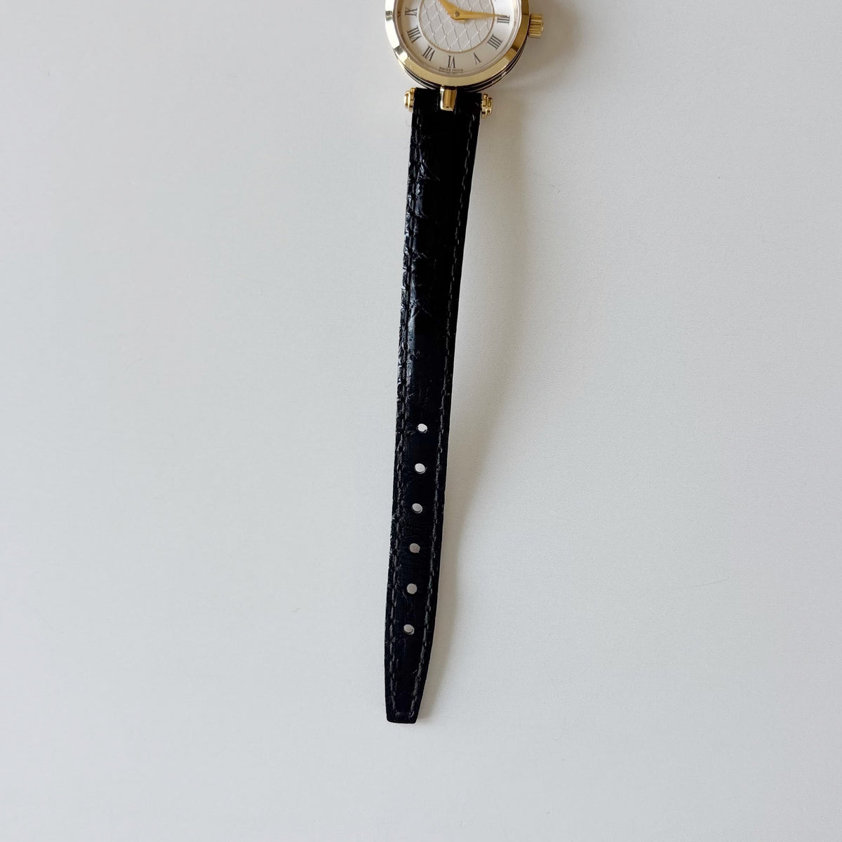 Gucci 1990s Round Dial Gold Plated Watch
