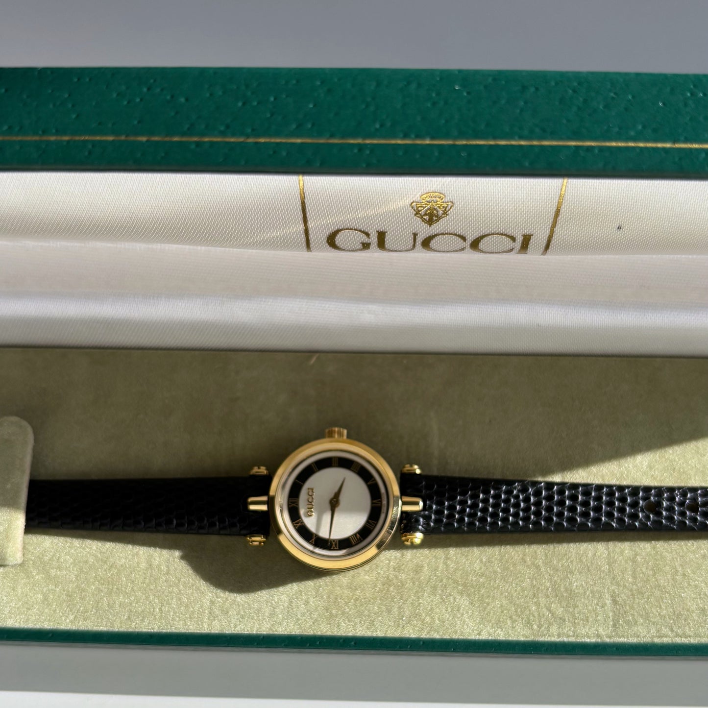 Gucci 1990s Round Dial Gold Plated Watch