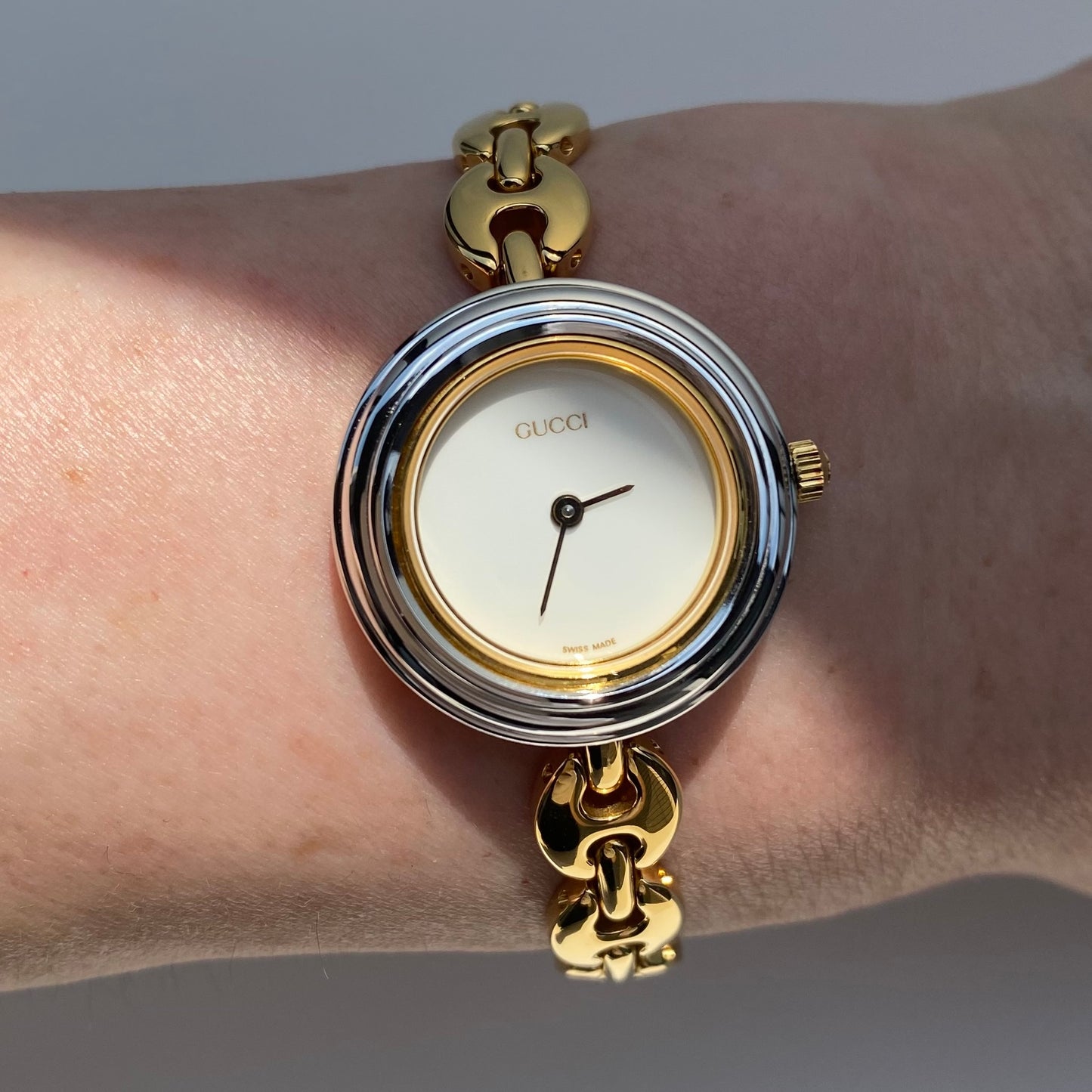 Gucci 1990s Interchangeable Bezel Gold Plated Watch with 6 bezels, case (165m)