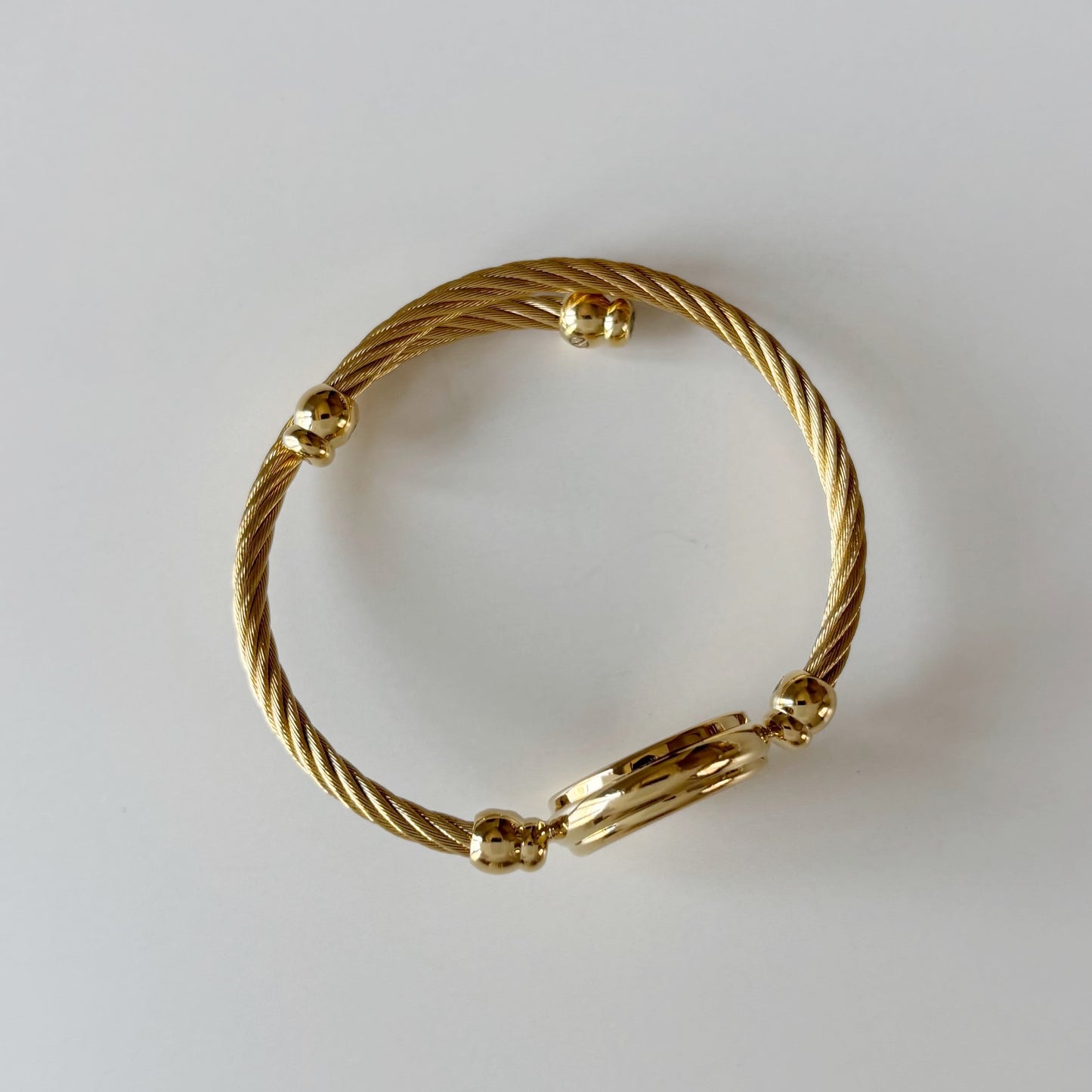 Gucci 1990s Seashell Dial Gold Plated Cable Bangle Watch