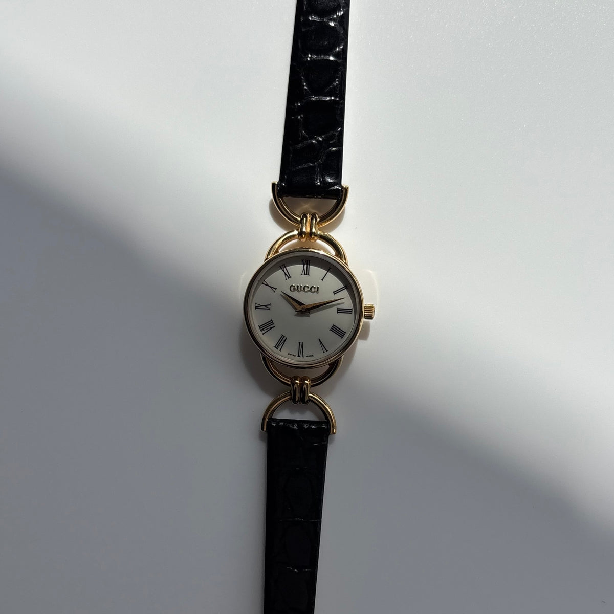 Gucci Round Dial Horsebit Gold-Plated Watch