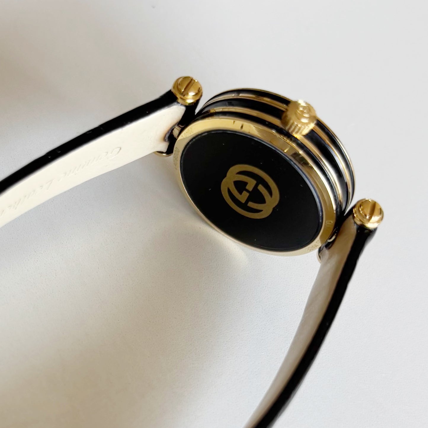 Gucci 1990s Round Dial Gold Plated Watch