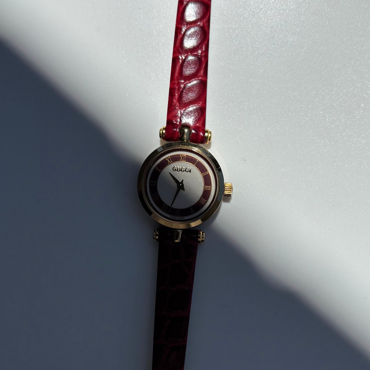 Gucci 1990s Round Dial Red Gold Plated Watch