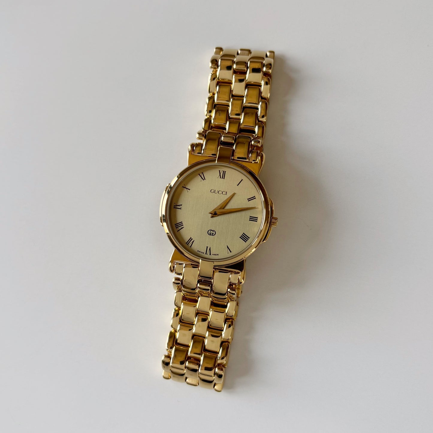 Gucci 1980s Round Dial Gold Plated Watch (Large)