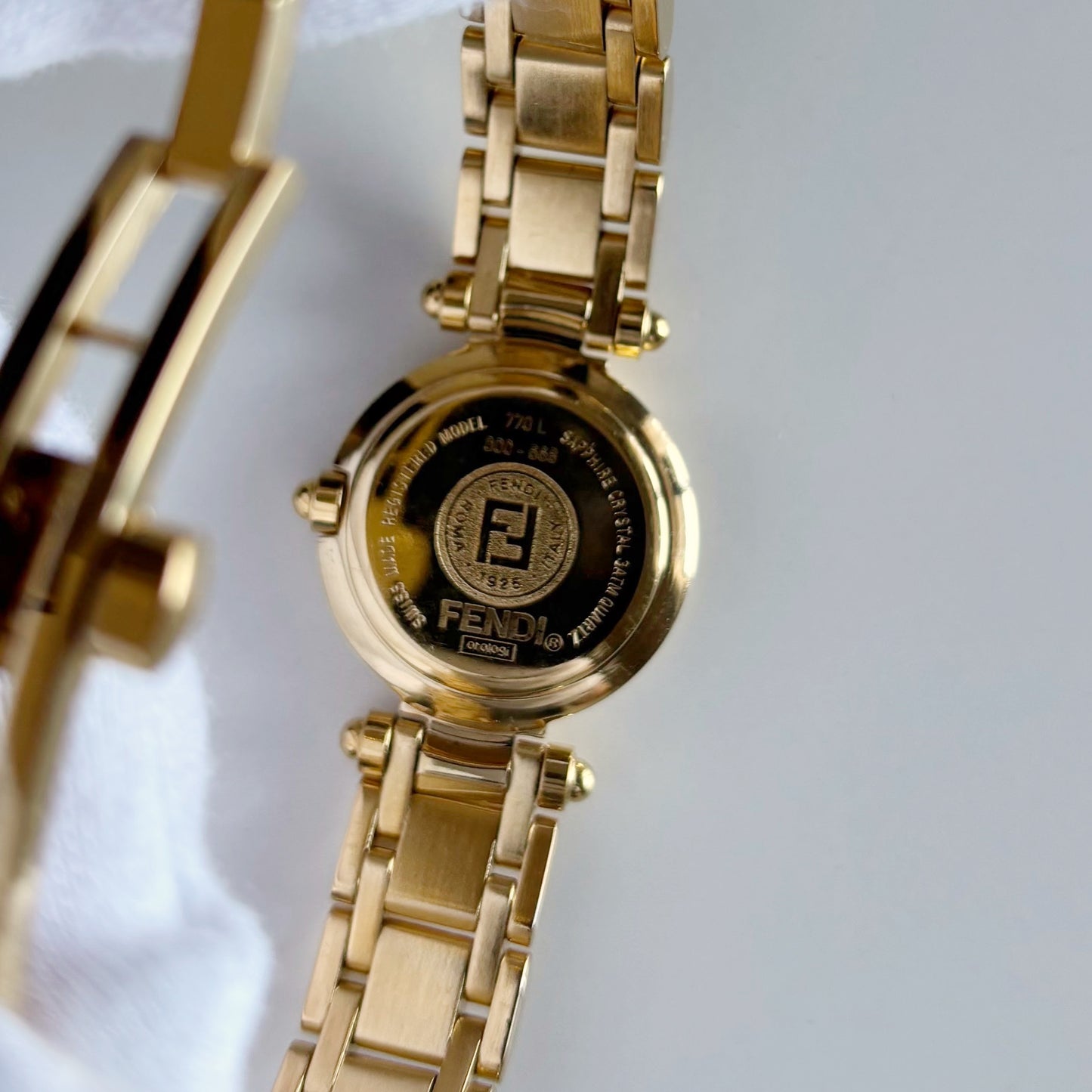Fendi 1990s Seashell Round Dial Gold Plated Watch