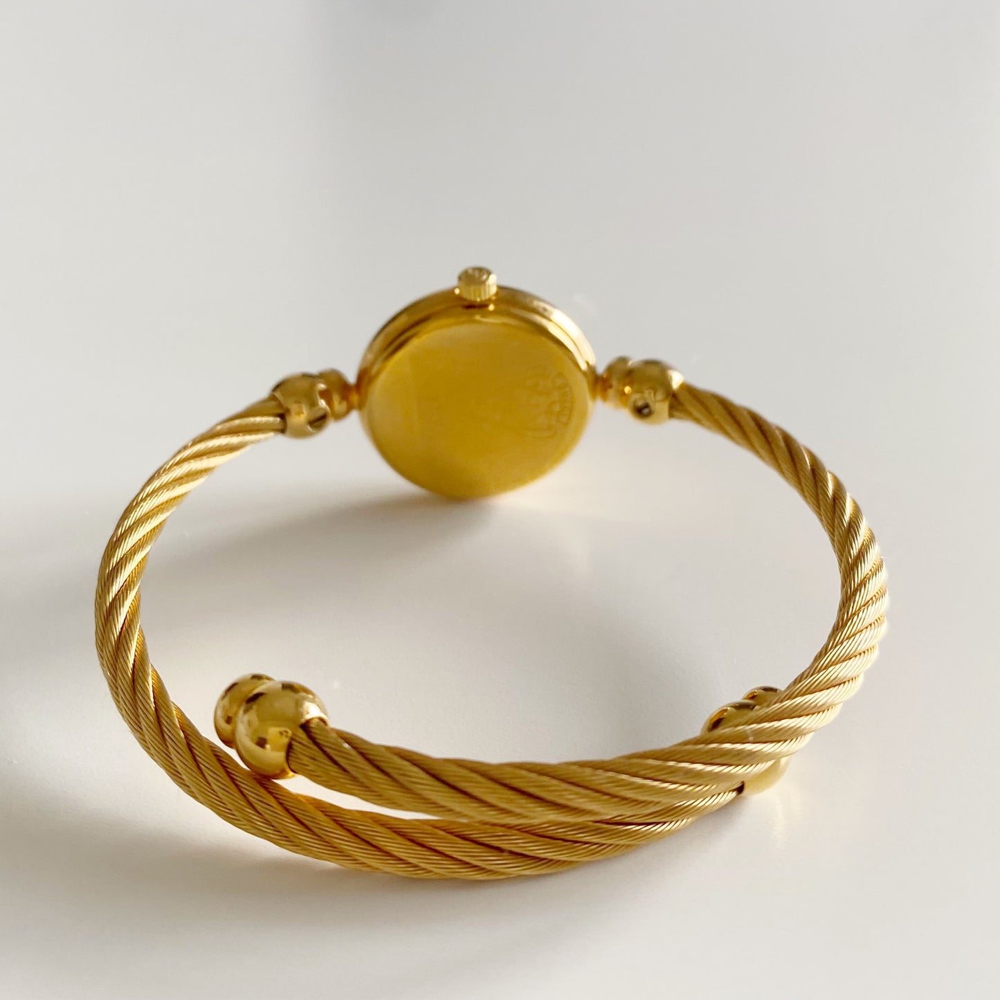 Gucci 1990s Seashell Dial Gold Plated Cable Bangle Watch