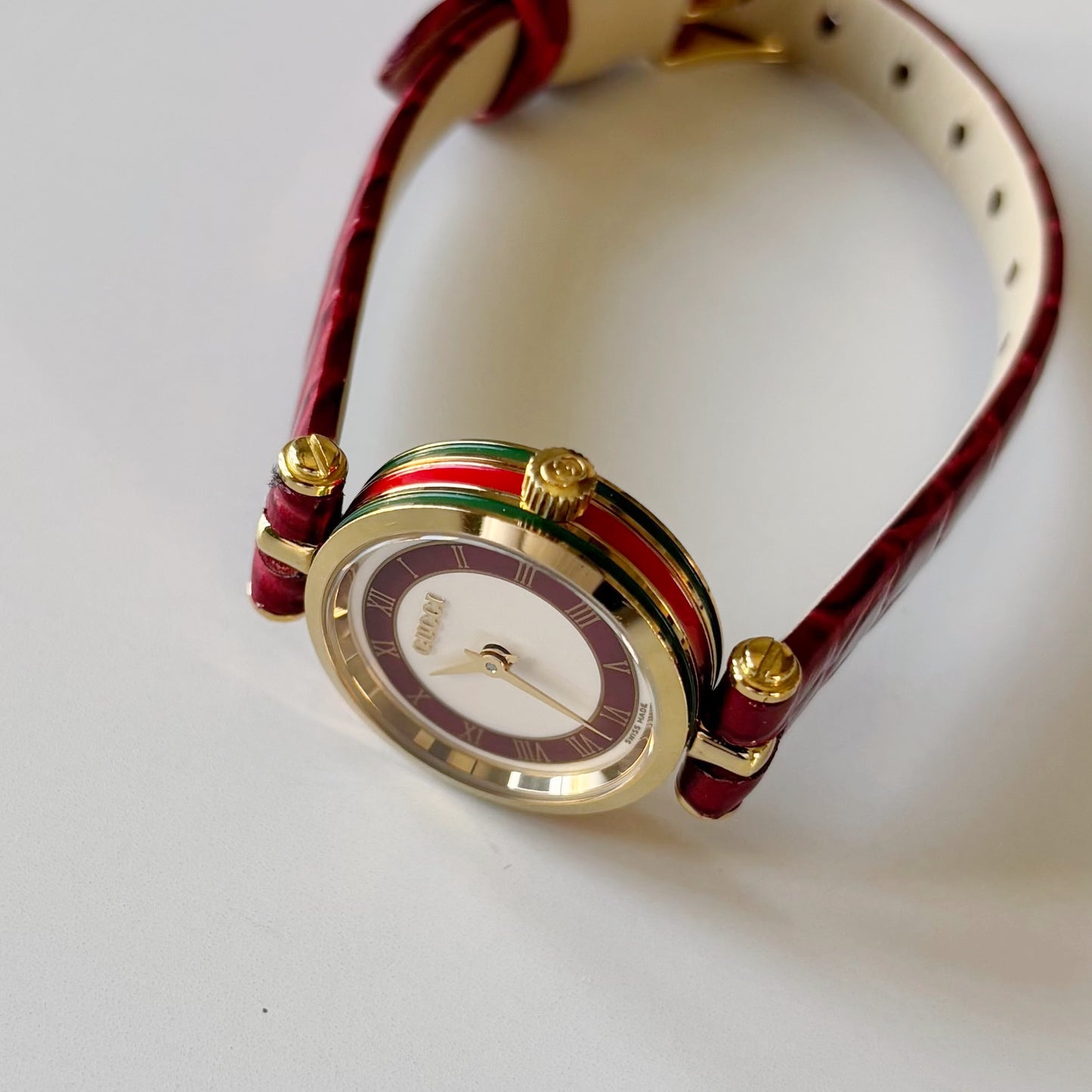 Gucci 1990s Round Dial Red Gold Plated Watch