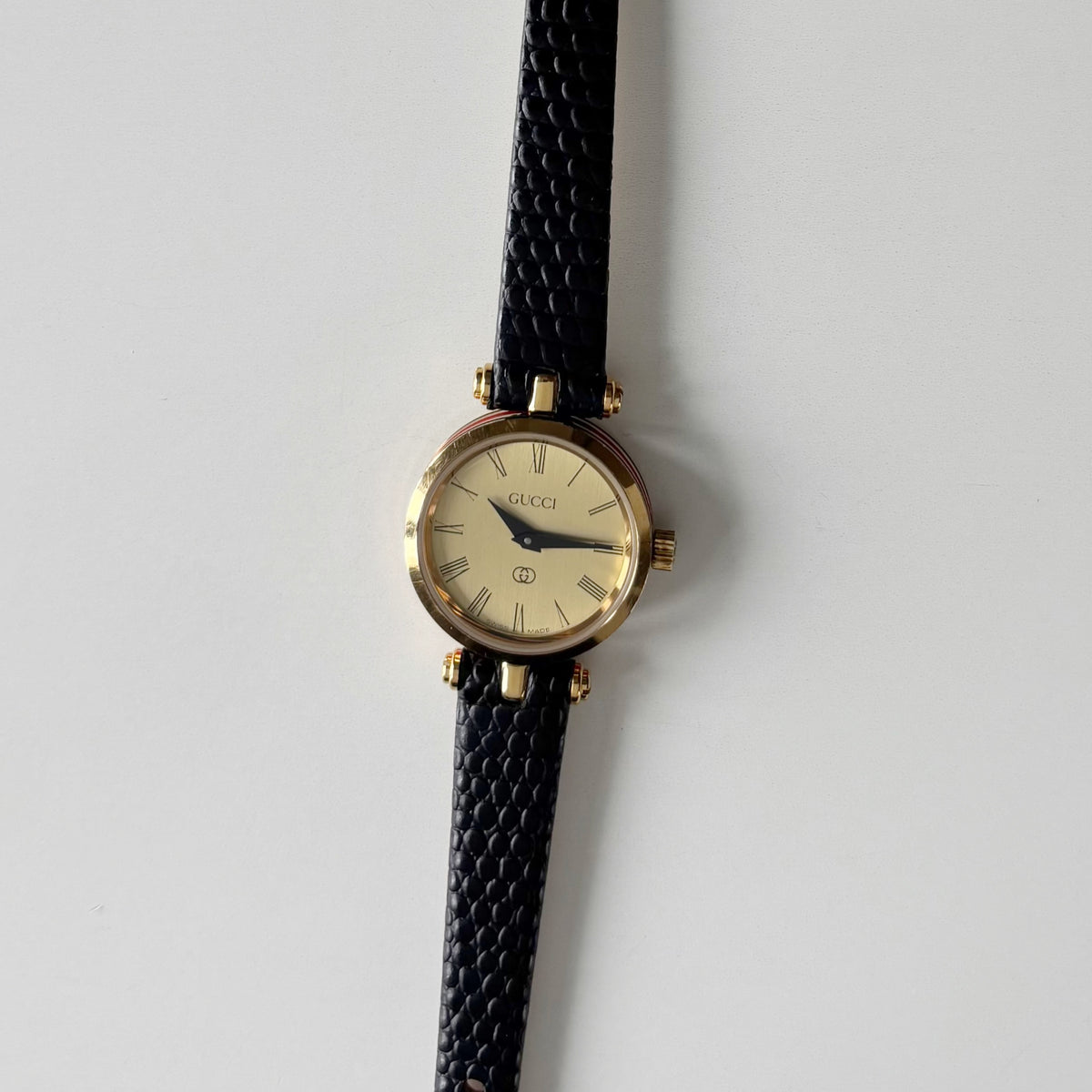 Gucci 1990s Gold Round Dial Gold Plated Watch