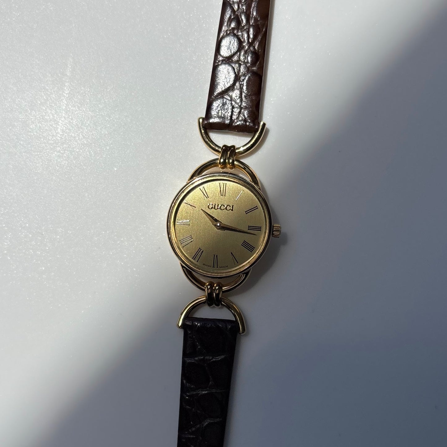 Gucci 1990s Gold Round Dial Horsebit Gold Plated Watch