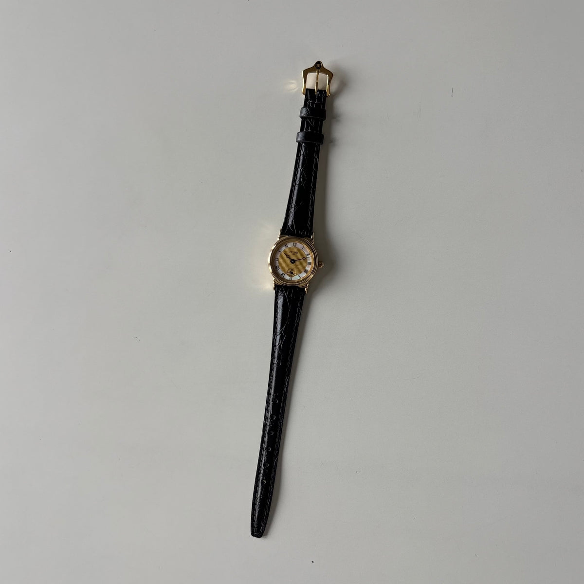 Celine 1980s Seashell Round Dial Gold Plated Watch
