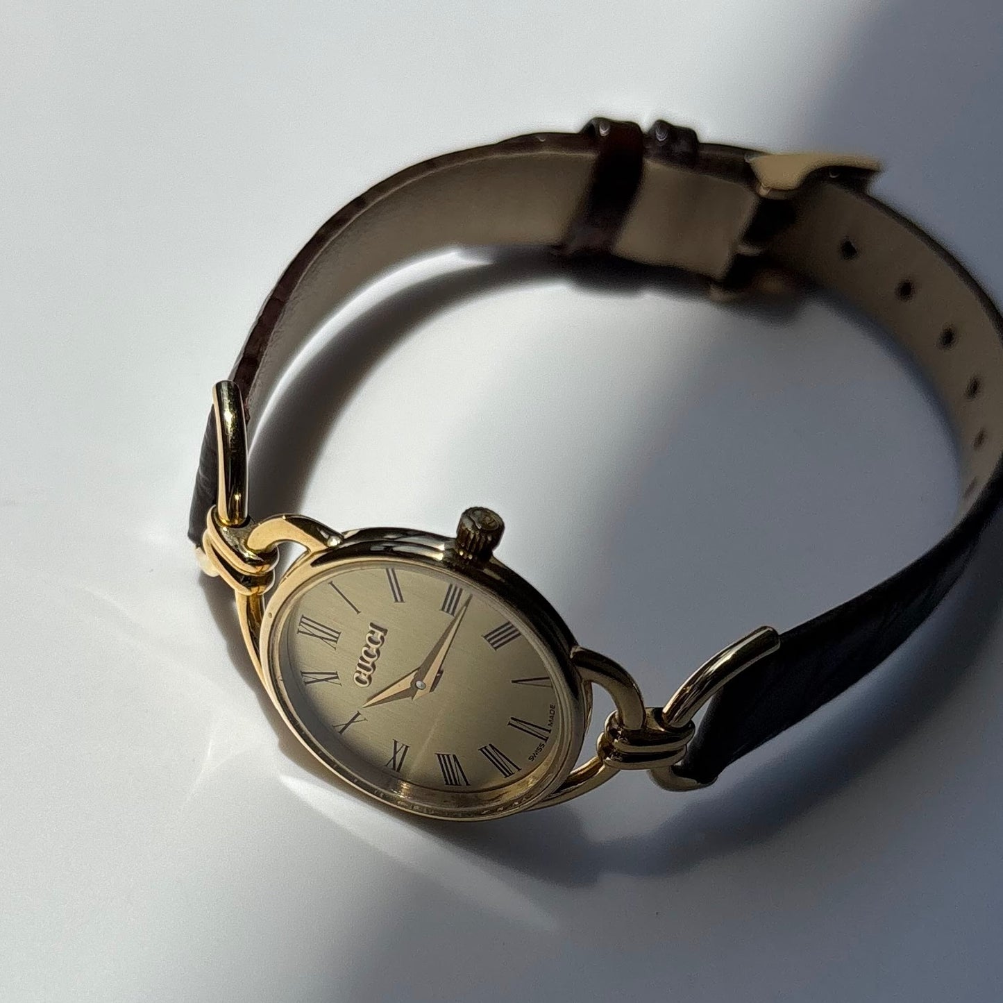 Gucci 1990s Gold Round Dial Horsebit Gold Plated Watch