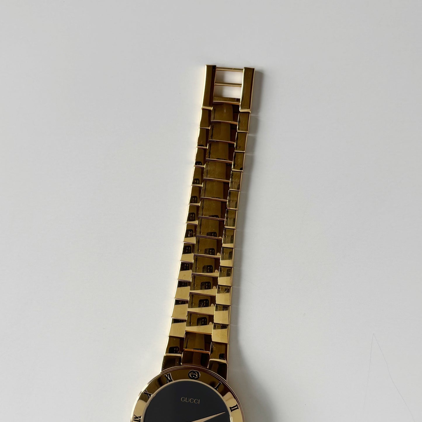 Gucci 1980s Black Round Dial Gold Plated Watch (Large)