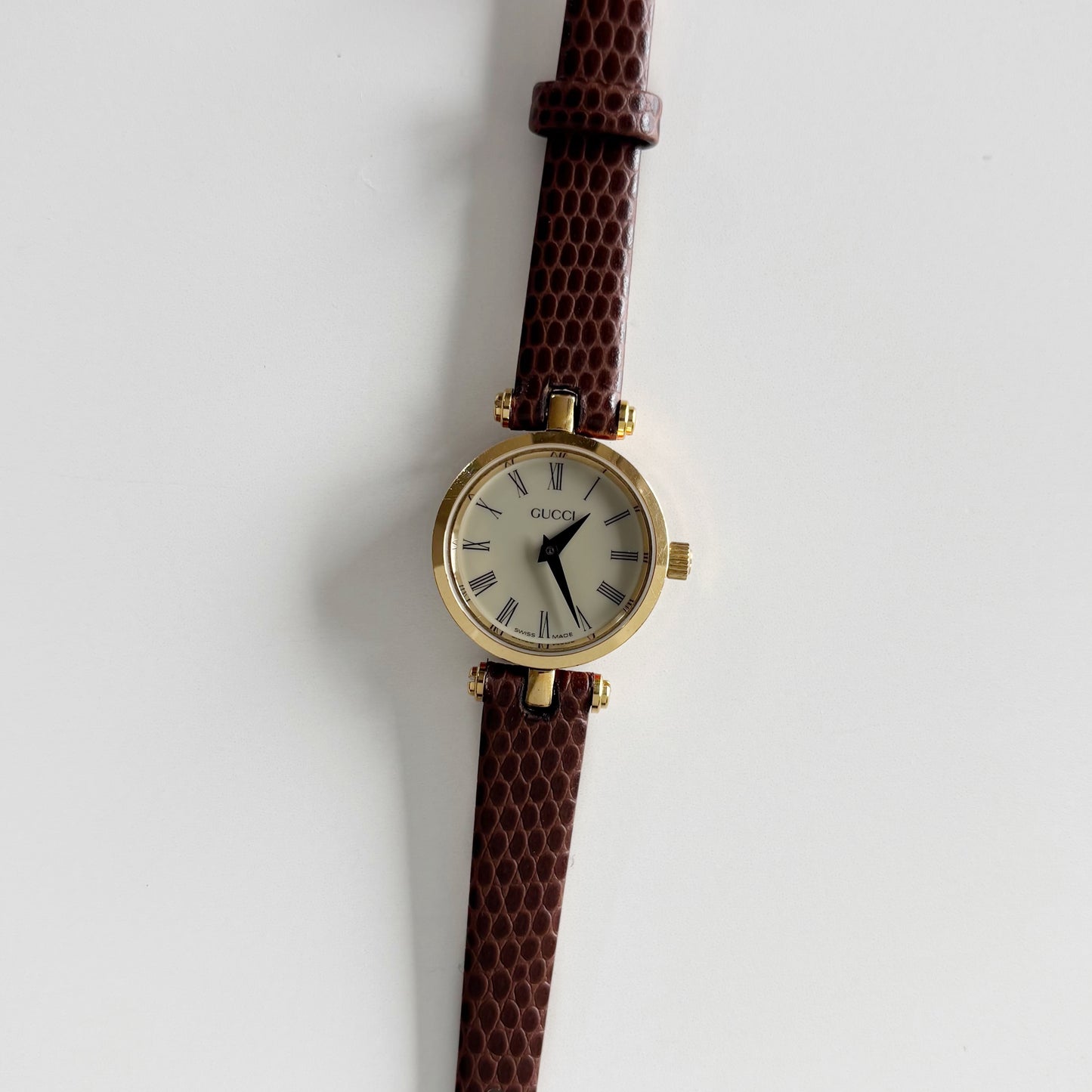 Gucci 1990s Sherry Round Dial Gold Plated Watch
