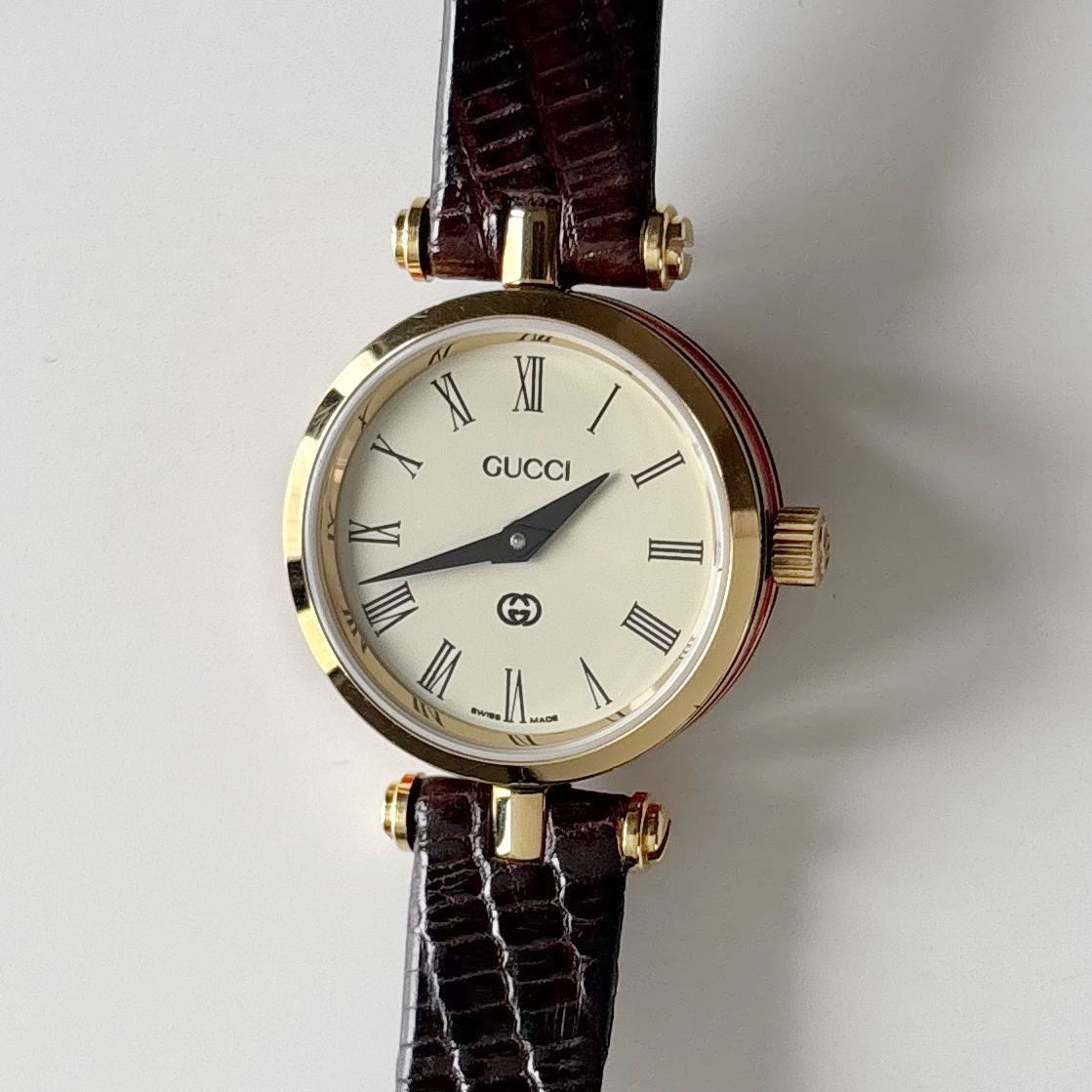 Gucci 1990s Sherry Round Dial Gold Plated Watch