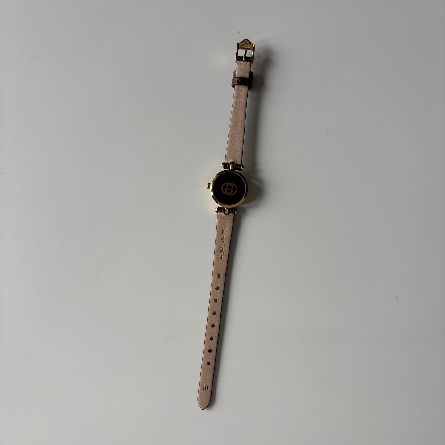 Gucci 1990s Sherry Round Dial Gold Plated Watch