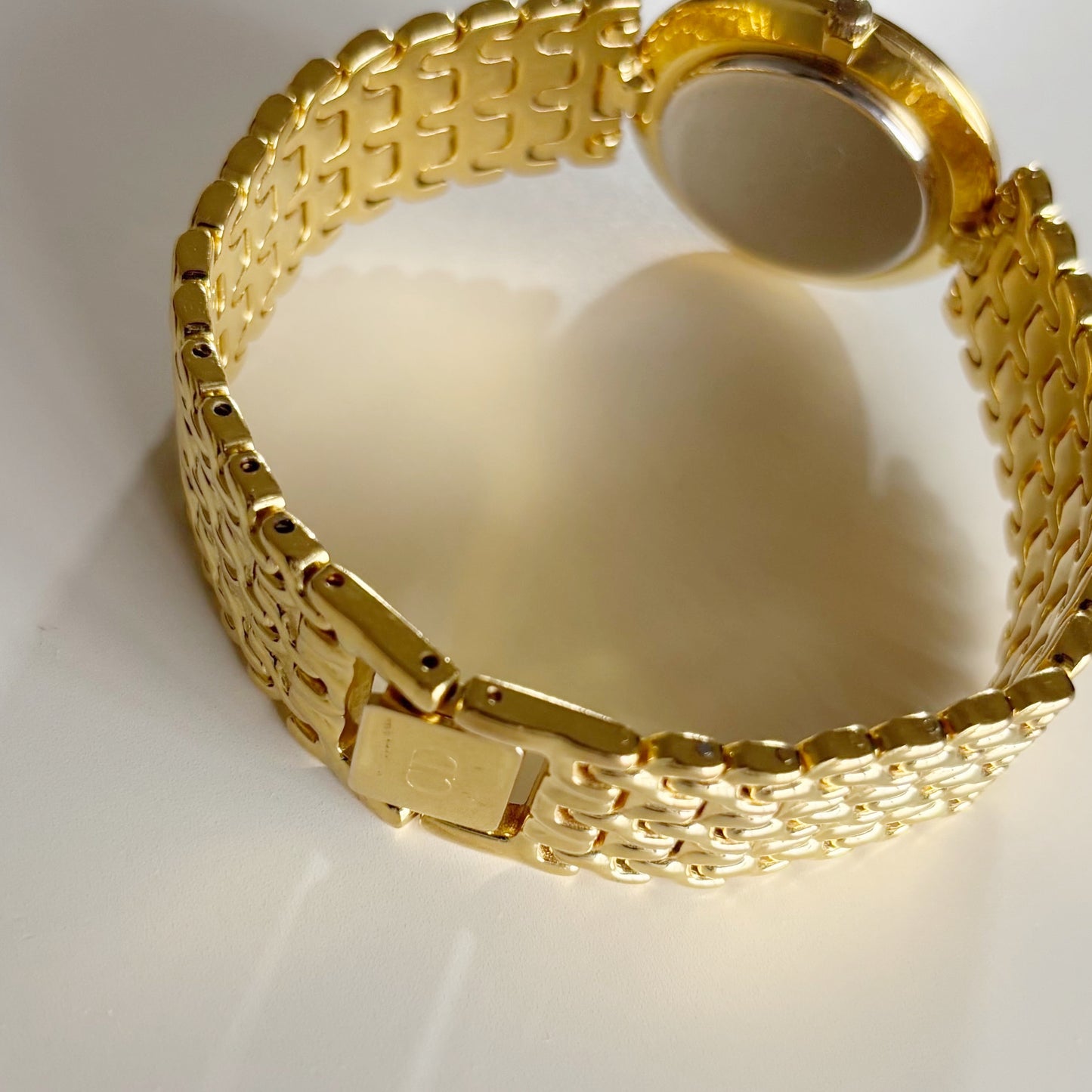 Dior 1990s Seashell Dial Round Dial Gold Plated Watch (Large)