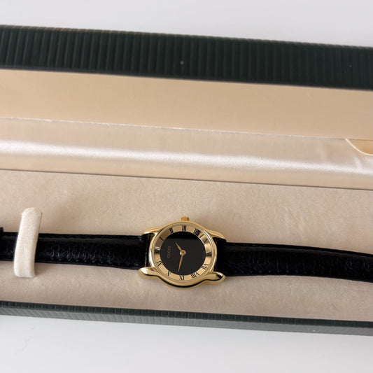Gucci 1990s Black Dial Round Watch