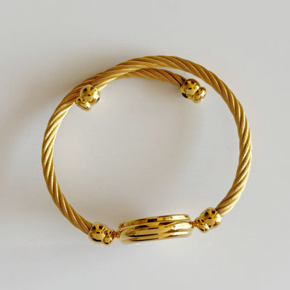 Gucci 1990s Seashell Dial Gold Plated Cable Bangle Watch